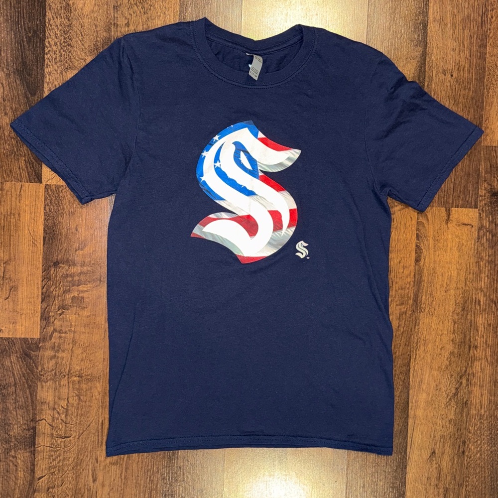 Seattle Kraken Hockey T-Shirt with Patriotic S Logo (men’s size small)